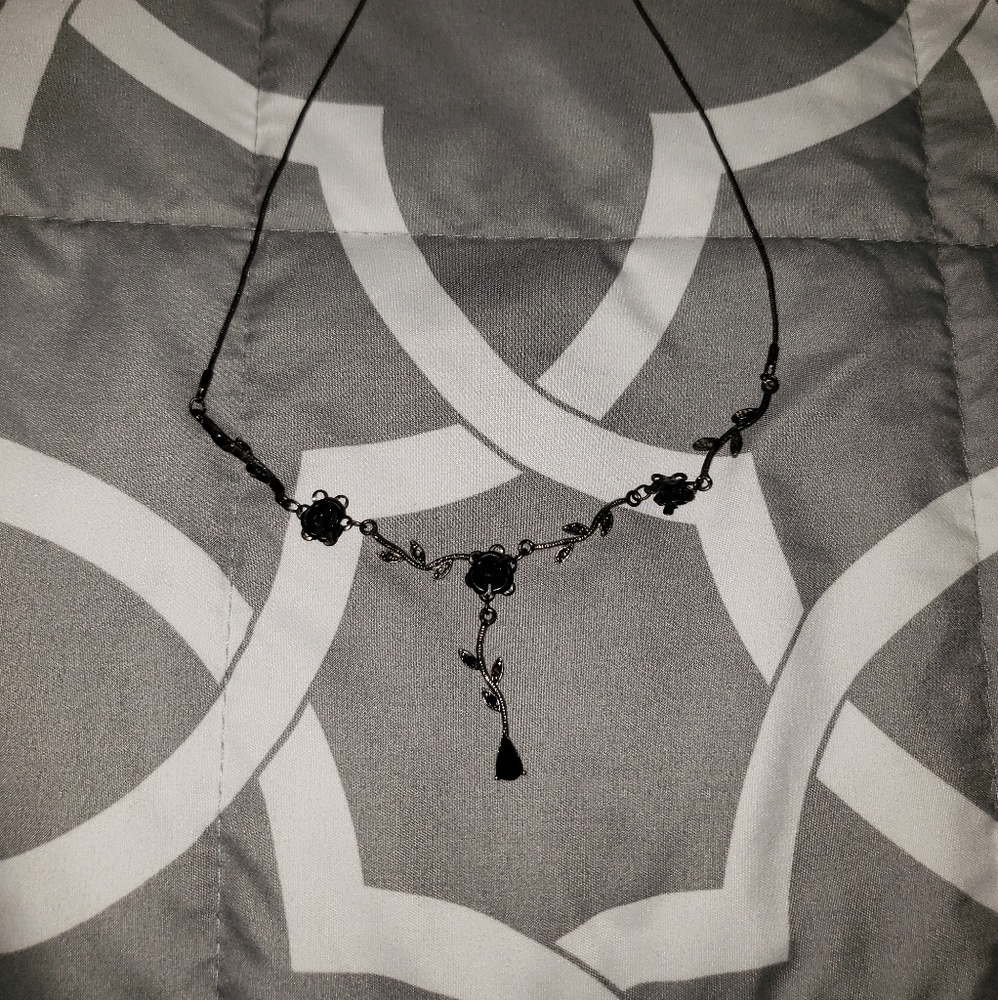 Cute black necklace